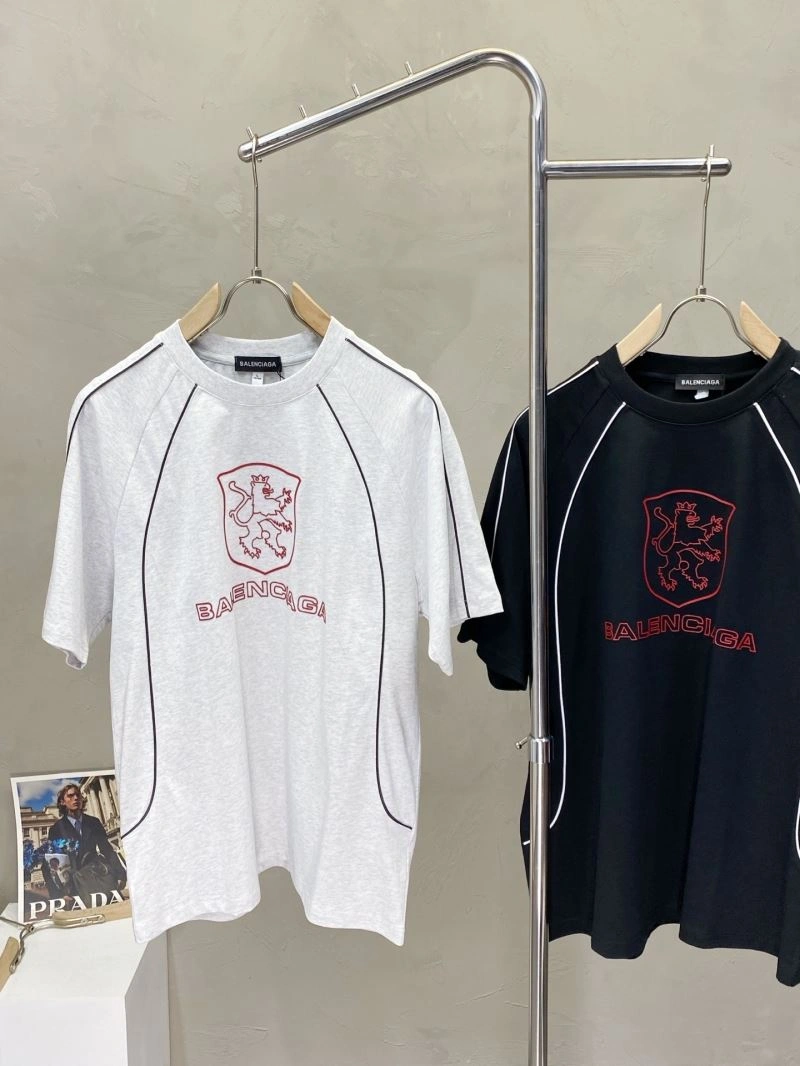 Seasonal Balenciaga T-Shirts 97263