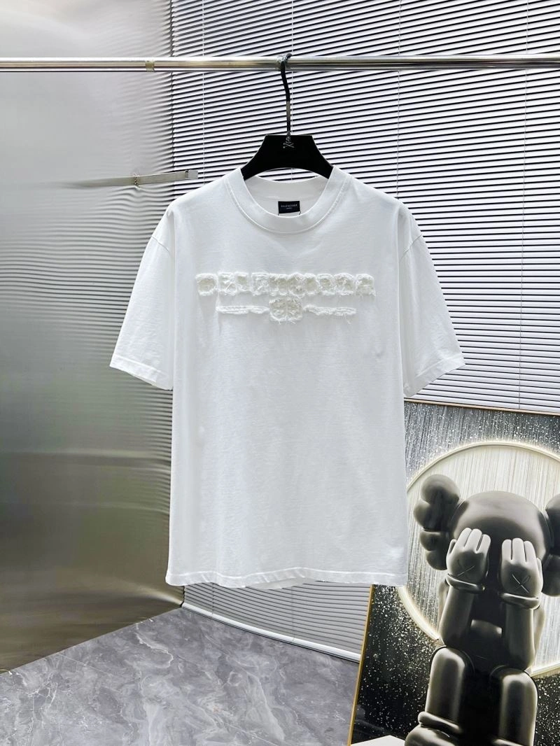 Flexible Balenciaga T-Shirts 97231