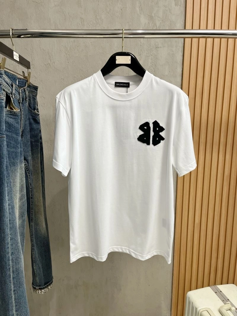 Seasonal Balenciaga T-Shirts 97196
