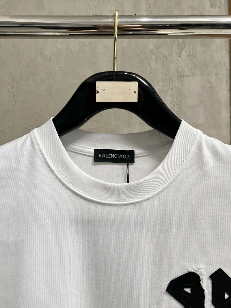 Seasonal Balenciaga T-Shirts 97196