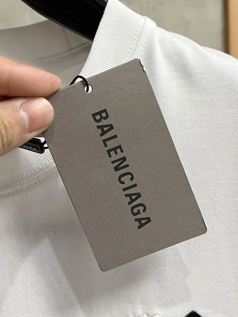 Seasonal Balenciaga T-Shirts 97196