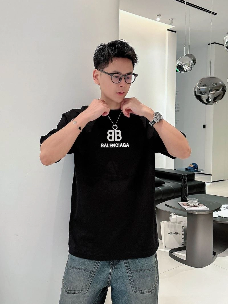 Attractive Balenciaga T-Shirts 97012