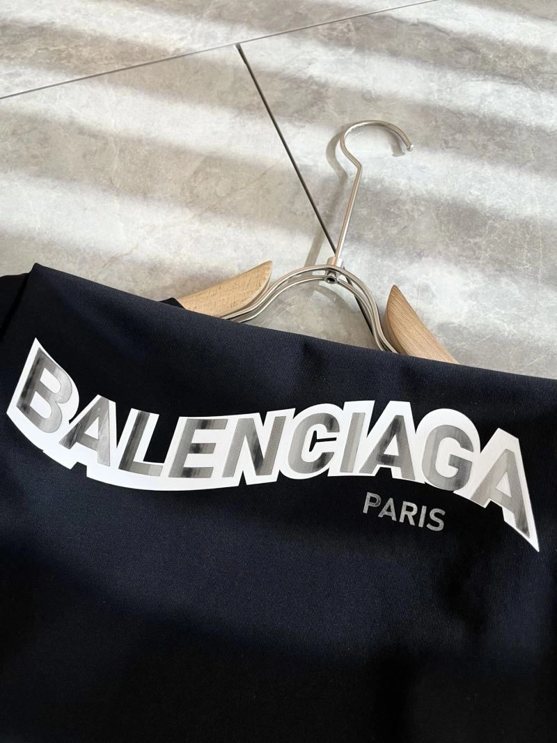 Balenciaga T-Shirts Sleek 96992