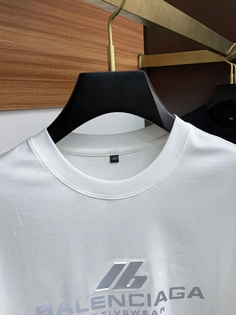 Flexible Balenciaga T-Shirts 96957