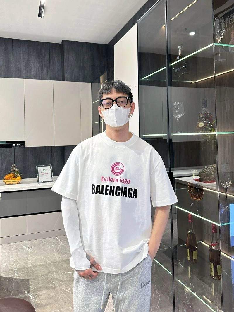 Balenciaga T-Shirts Vibrant 96954