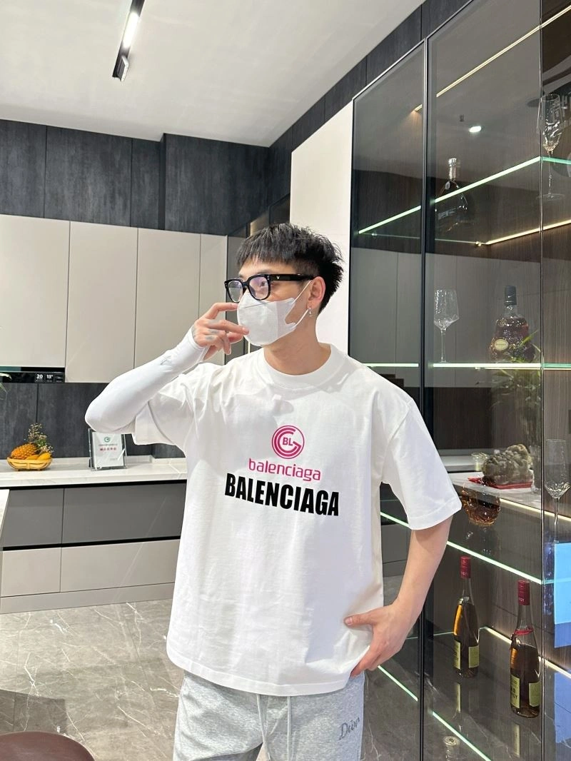 Balenciaga T-Shirts Vibrant 96954