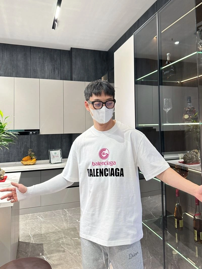 Balenciaga T-Shirts Vibrant 96954