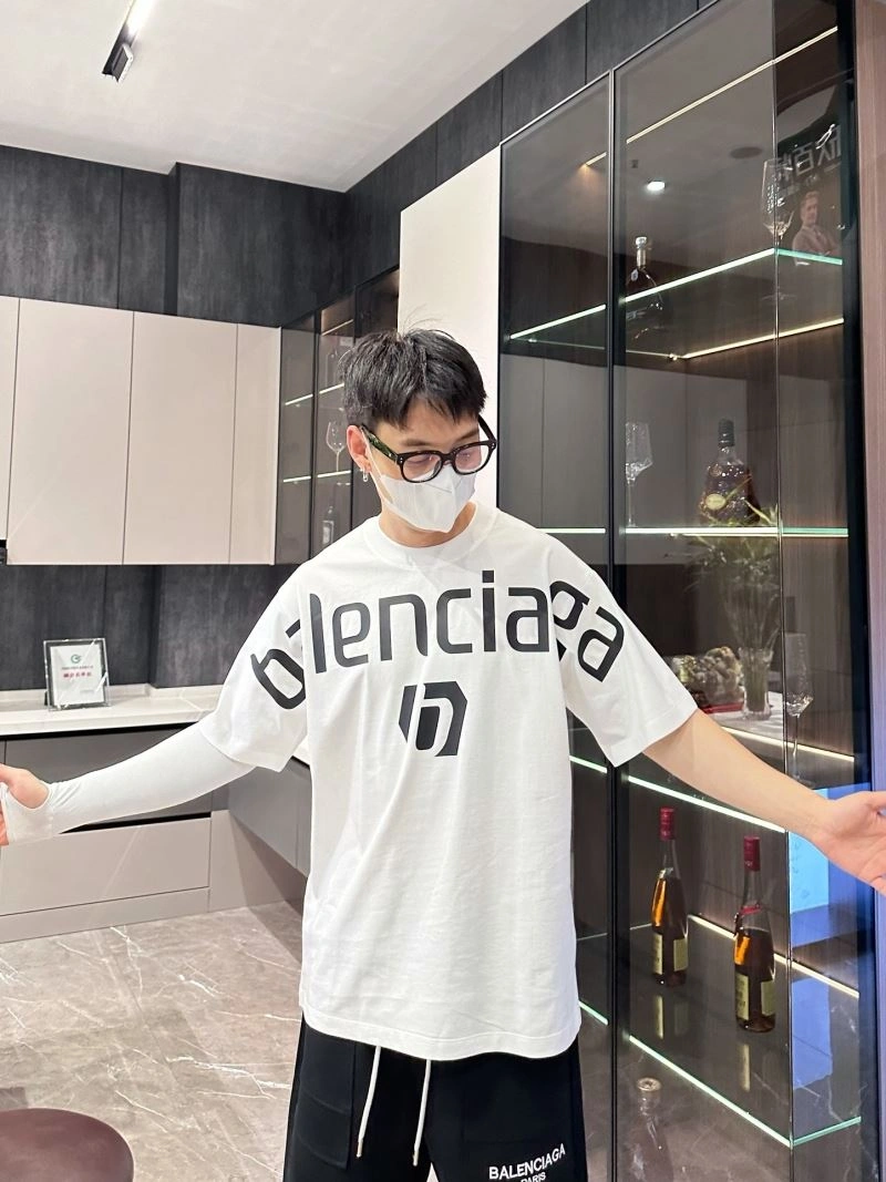 Balenciaga T-Shirts Comfortable 96993