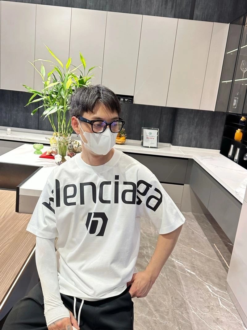 Balenciaga T-Shirts Comfortable 96993
