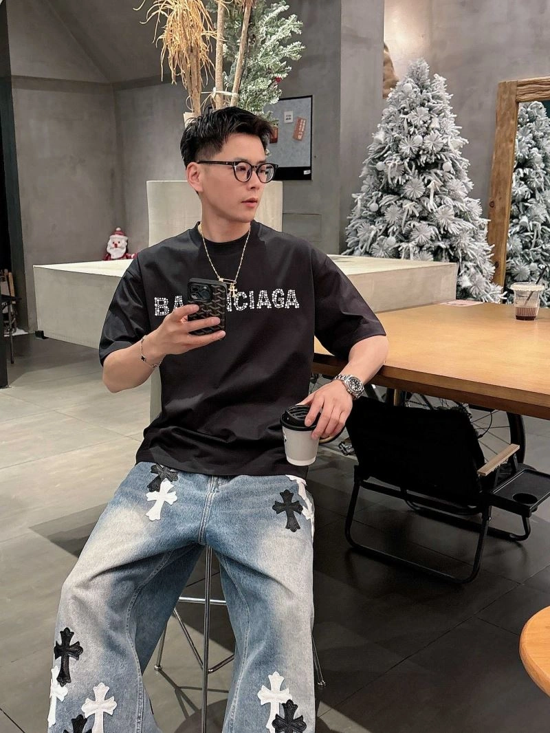 Resilient Balenciaga T-Shirts 96928