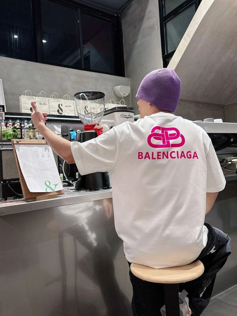 Sophisticated Balenciaga T-Shirts 96730