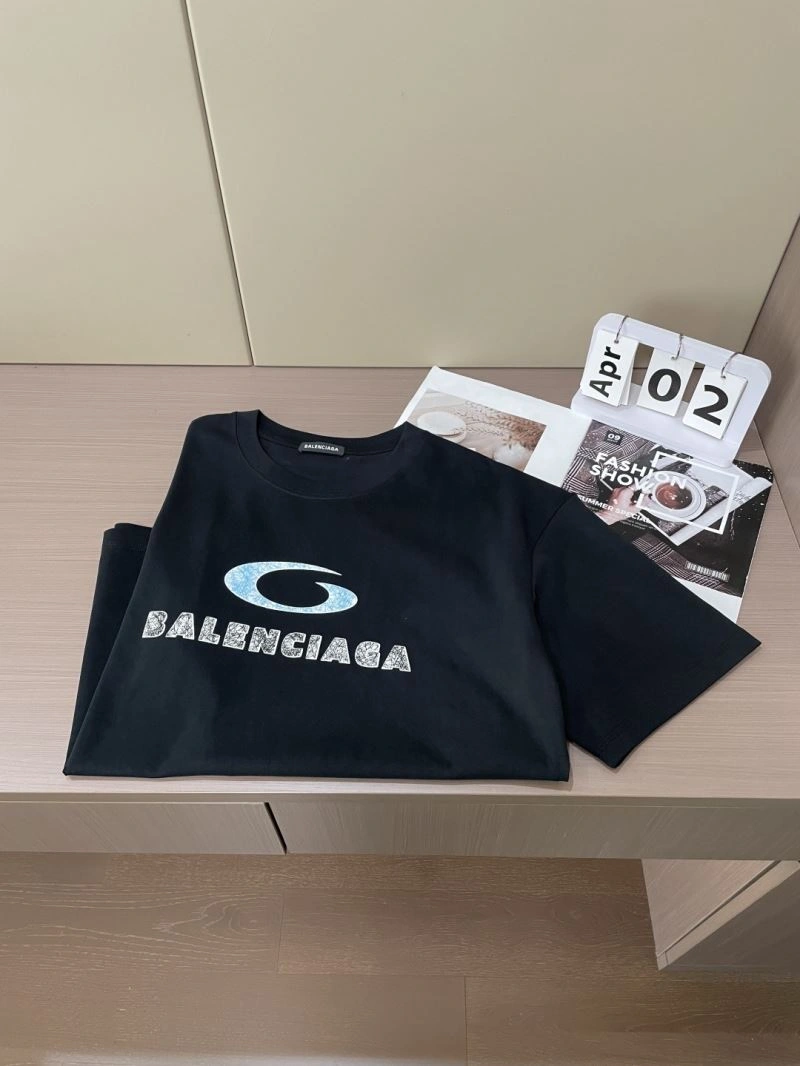Effortless Balenciaga T-Shirts 96704
