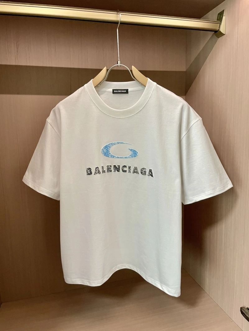 Effortless Balenciaga T-Shirts 96704