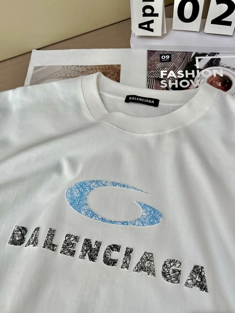 Effortless Balenciaga T-Shirts 96704