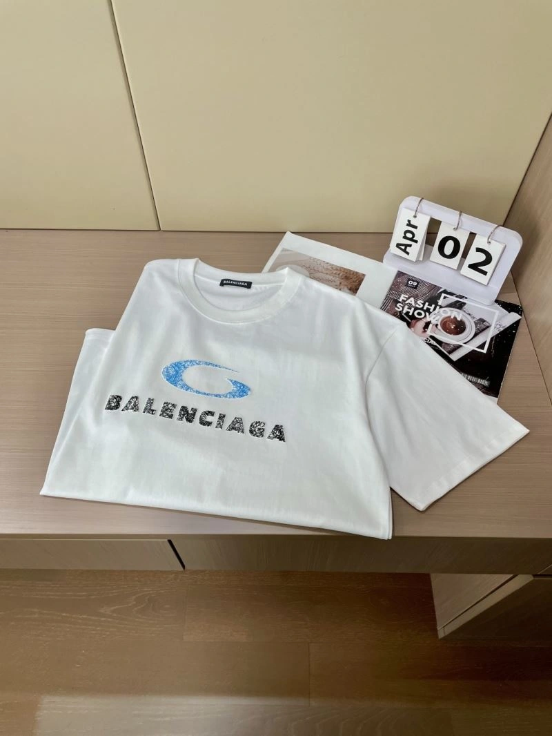 Effortless Balenciaga T-Shirts 96704