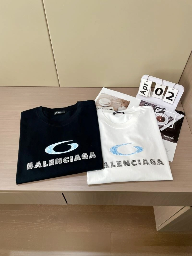 Effortless Balenciaga T-Shirts 96704