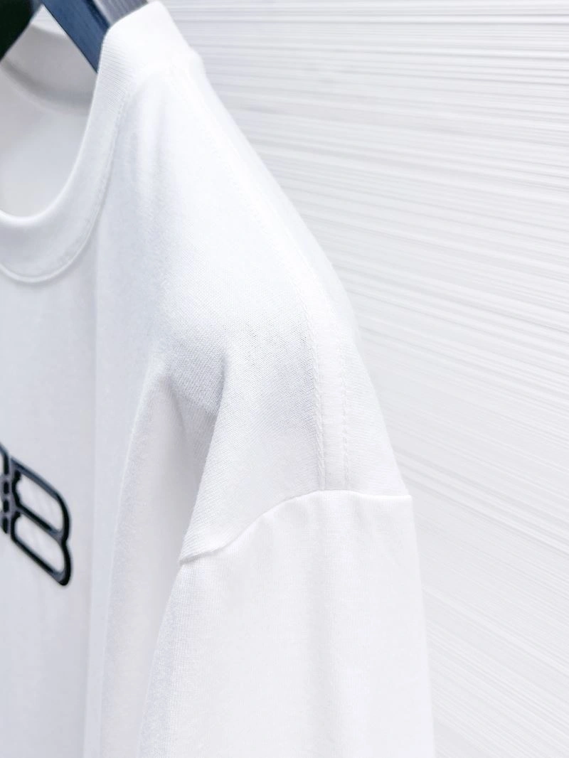 Vibrant Balenciaga T-Shirts 96651