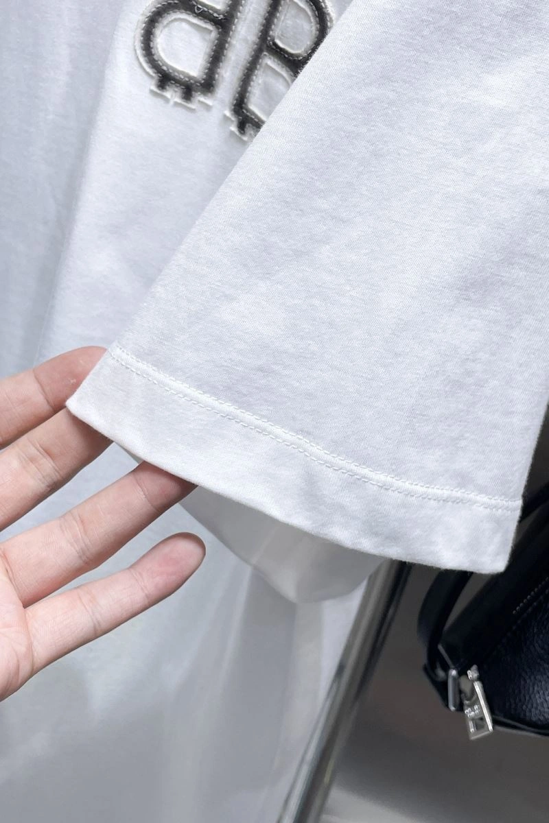 HighPerformance Balenciaga T-Shirts 96638