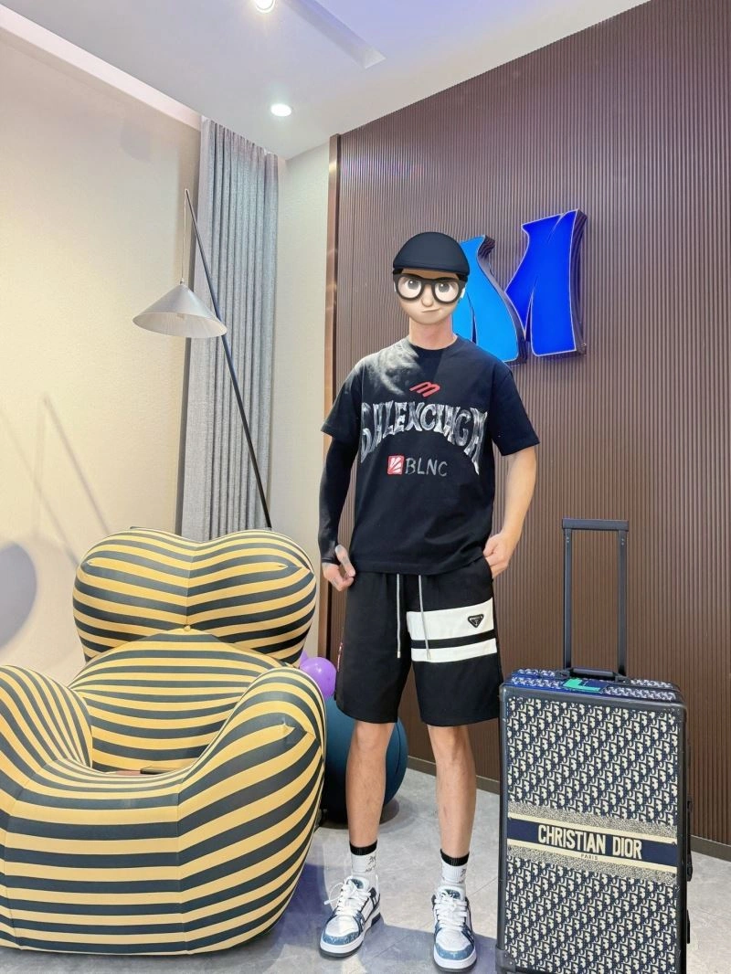 ComfortFit Balenciaga T-Shirts 96632