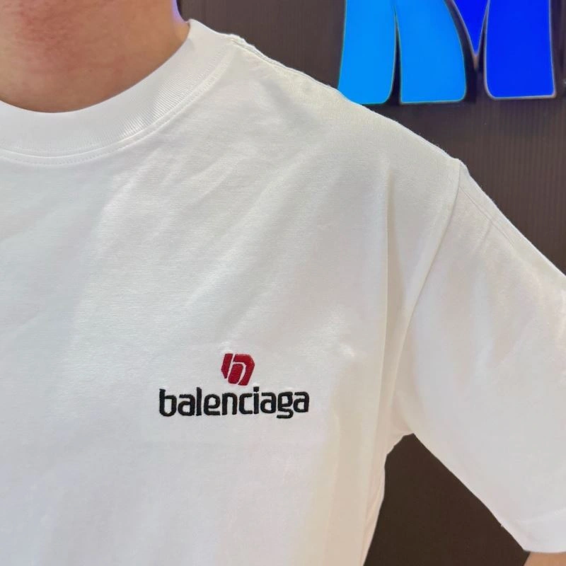 Resilient Balenciaga T-Shirts 96623
