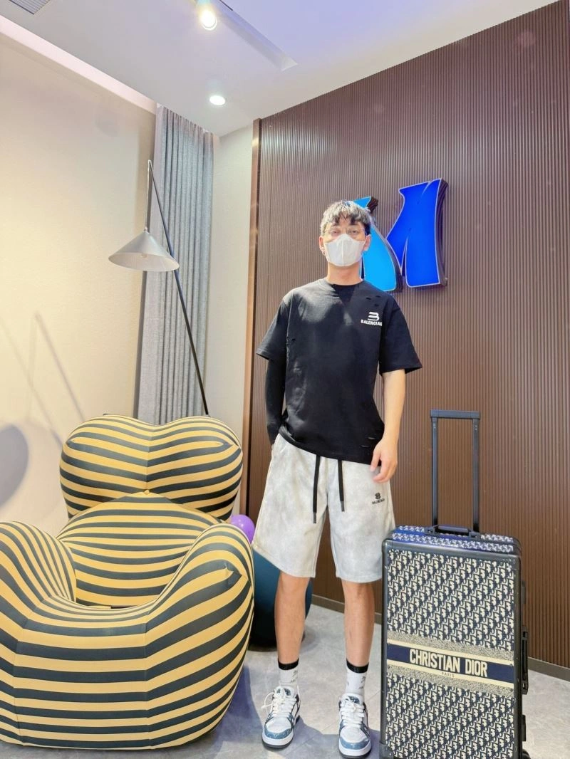 Balenciaga T-Shirts QuickDry 96698