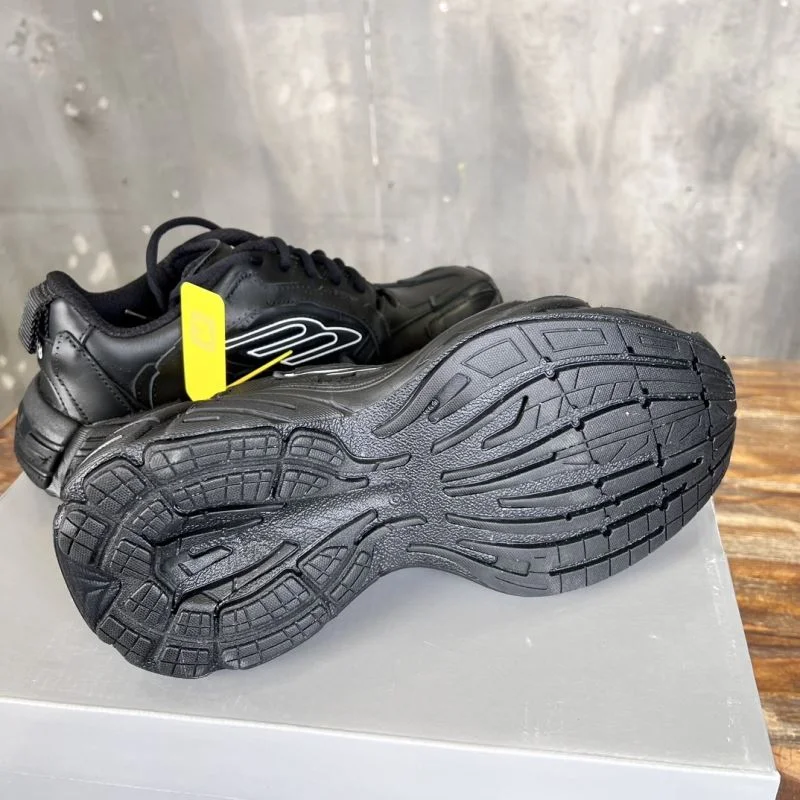 FlexibleFit Balenciaga Track Shoes 16540
