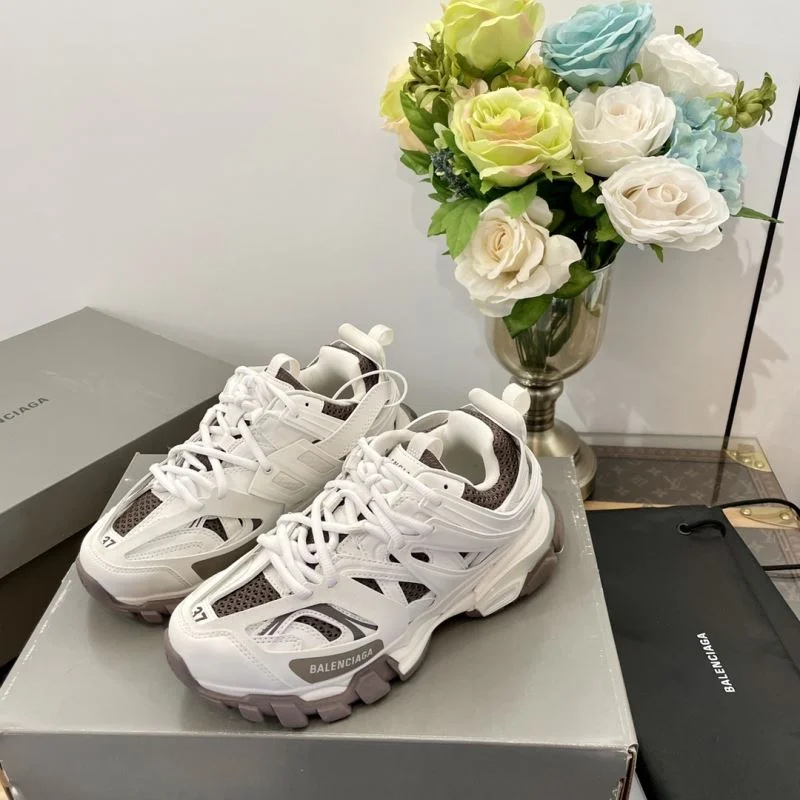 Resilient Balenciaga Track Shoes 16846
