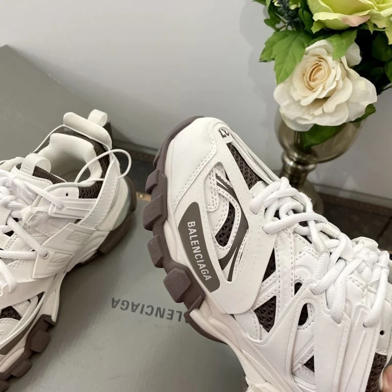 Resilient Balenciaga Track Shoes 16846