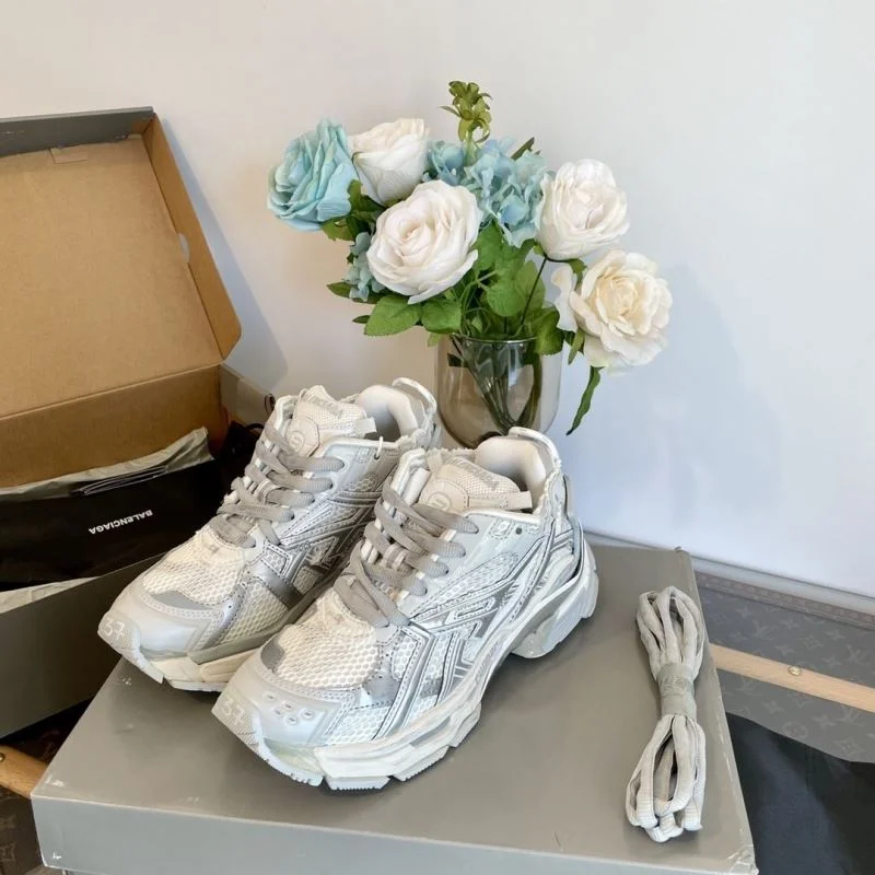 Effortless Balenciaga Track Shoes 16994