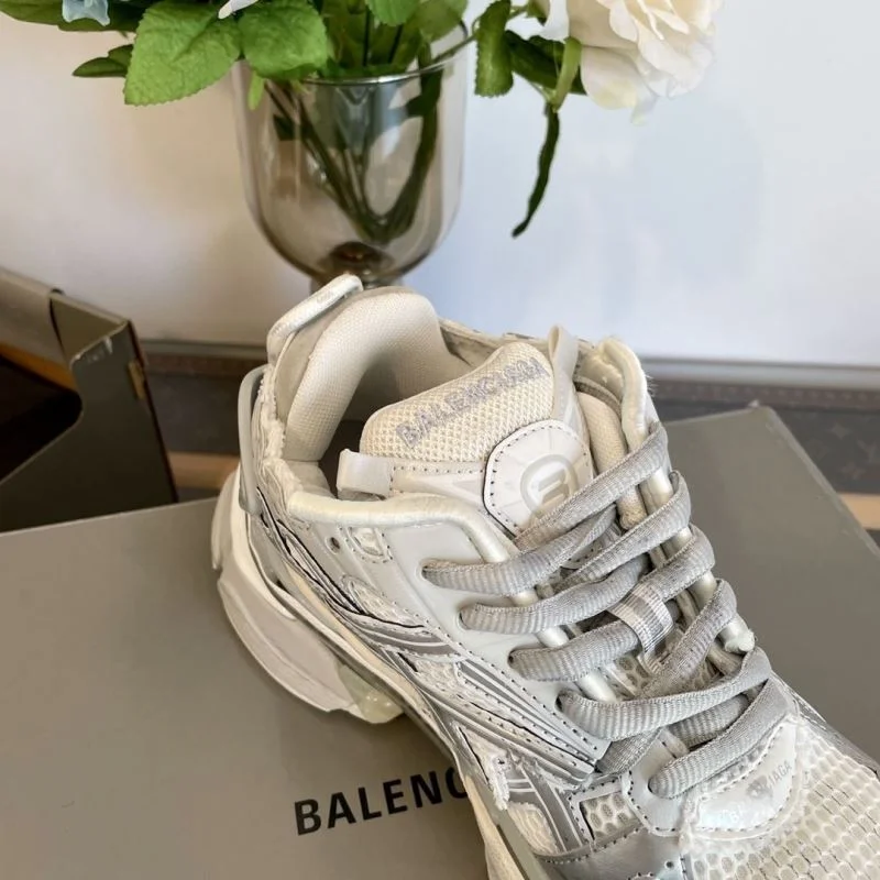 Effortless Balenciaga Track Shoes 16994