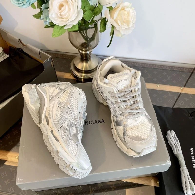Effortless Balenciaga Track Shoes 16994