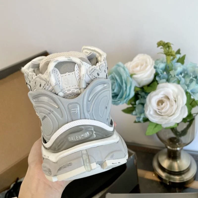 Effortless Balenciaga Track Shoes 16994