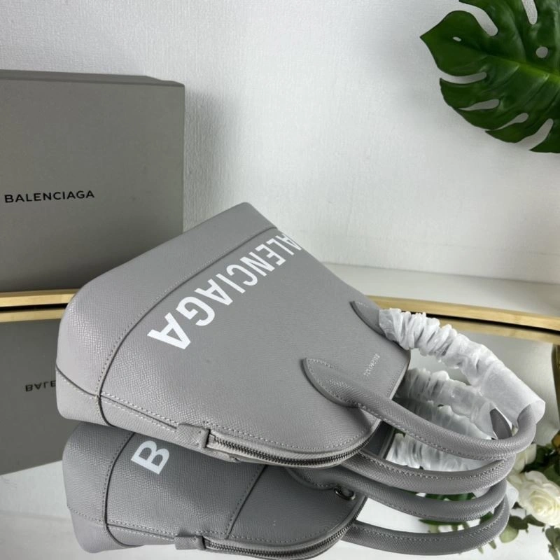 TimelessDesign Balenciaga Trend-Defying Mini Shell Bag - Limited Edition S 78321