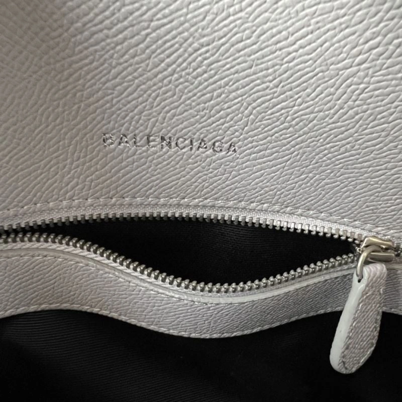 TimelessDesign Balenciaga Trend-Defying Mini Shell Bag - Limited Edition S 78321