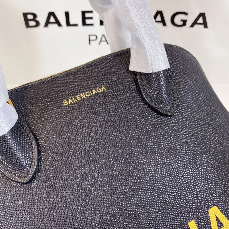 Balenciaga Trend-Defying Oversized Letter Shell Bag Lightweight 75224