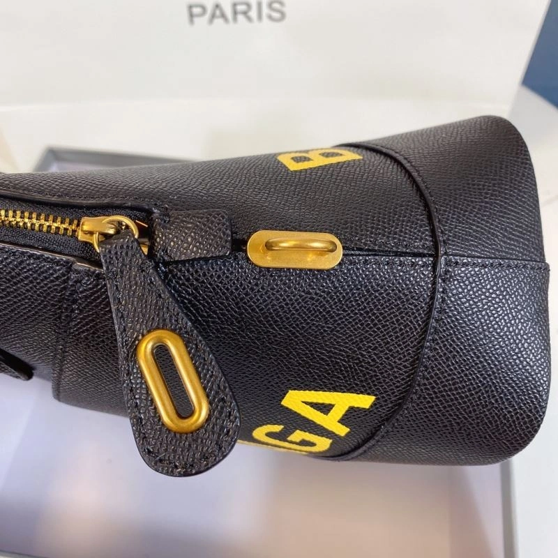 Balenciaga Trend-Defying Oversized Letter Shell Bag Lightweight 75224