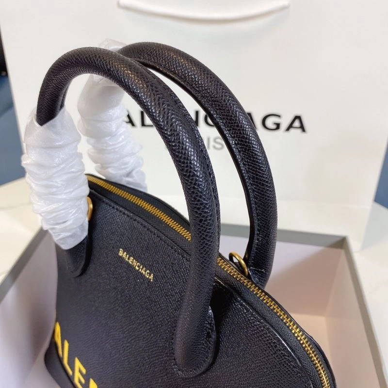 Balenciaga Trend-Defying Oversized Letter Shell Bag Lightweight 75224