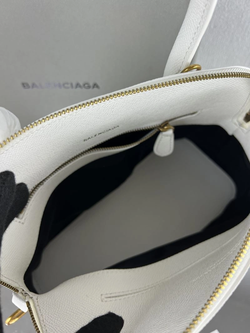 Balenciaga Trendsetter Oversized Shell Bag - Limited Edition S FashionForward 78293