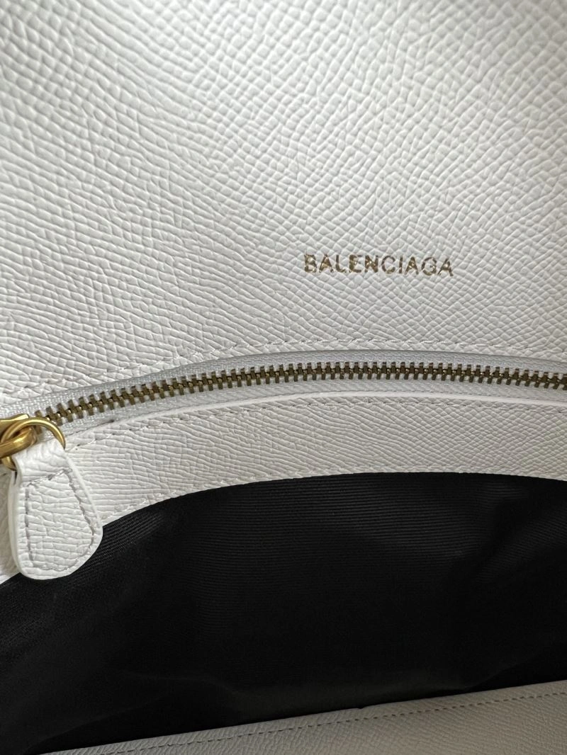 Balenciaga Trendsetter Oversized Shell Bag - Limited Edition S FashionForward 78293