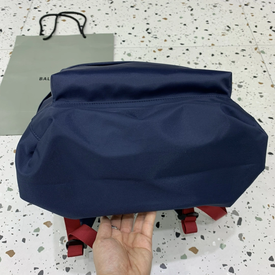 Balenciaga  Minimalist Backpack - High-End Fashion for All Fashionable 64694