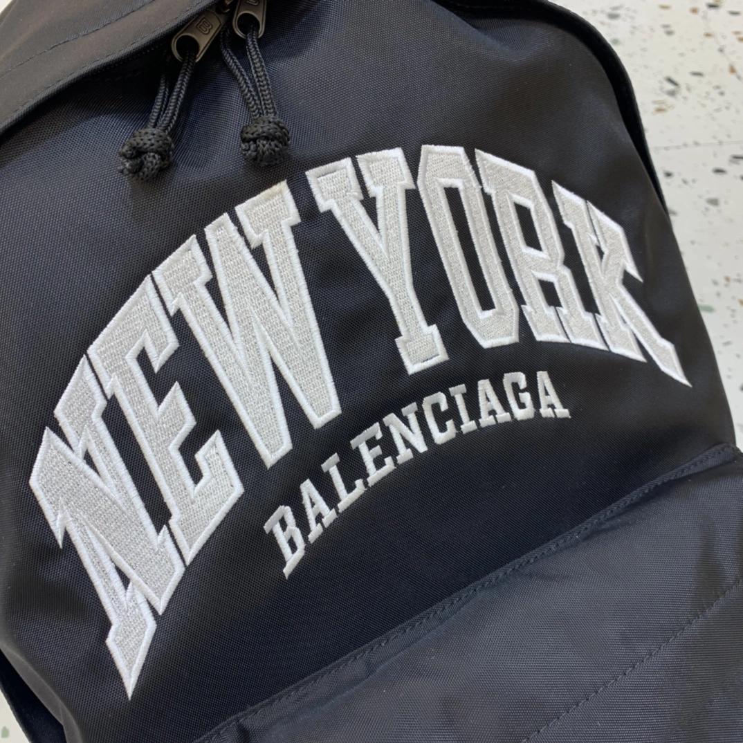 Balenciaga  Minimalist Backpack for Fashion-Forward Individuals Packable 64697