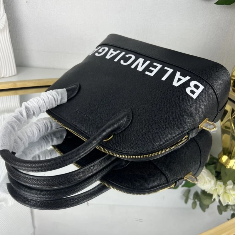 Cozy Balenciaga  Shell Bag - Autumn Winter Collection 78308