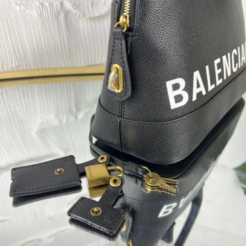 Cozy Balenciaga  Shell Bag - Autumn Winter Collection 78308