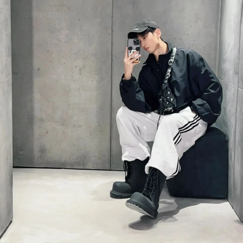 ZeroBulk Balenciaga  Street Style Motorcycle Folding Waist Bag - 20x5x19cm 78564