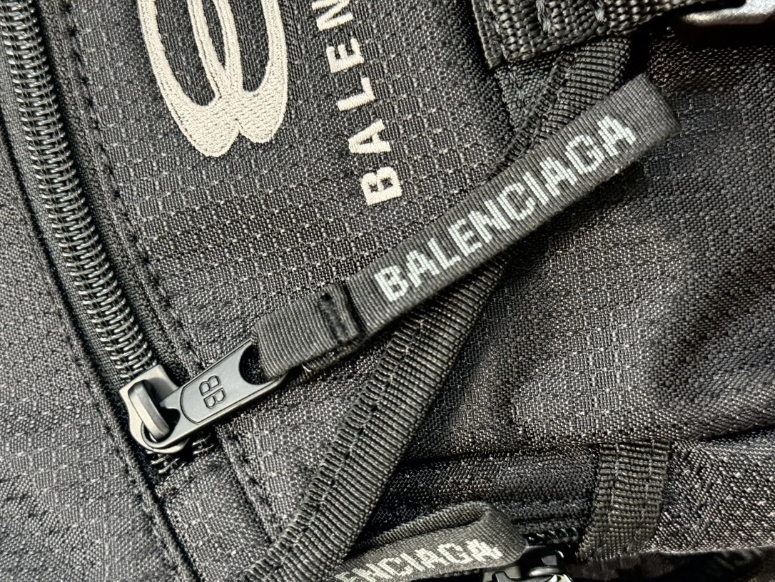 Balenciaga Unity Sport Icon Nylon Waist Bag with Adjustable Strap Comfortable 60862