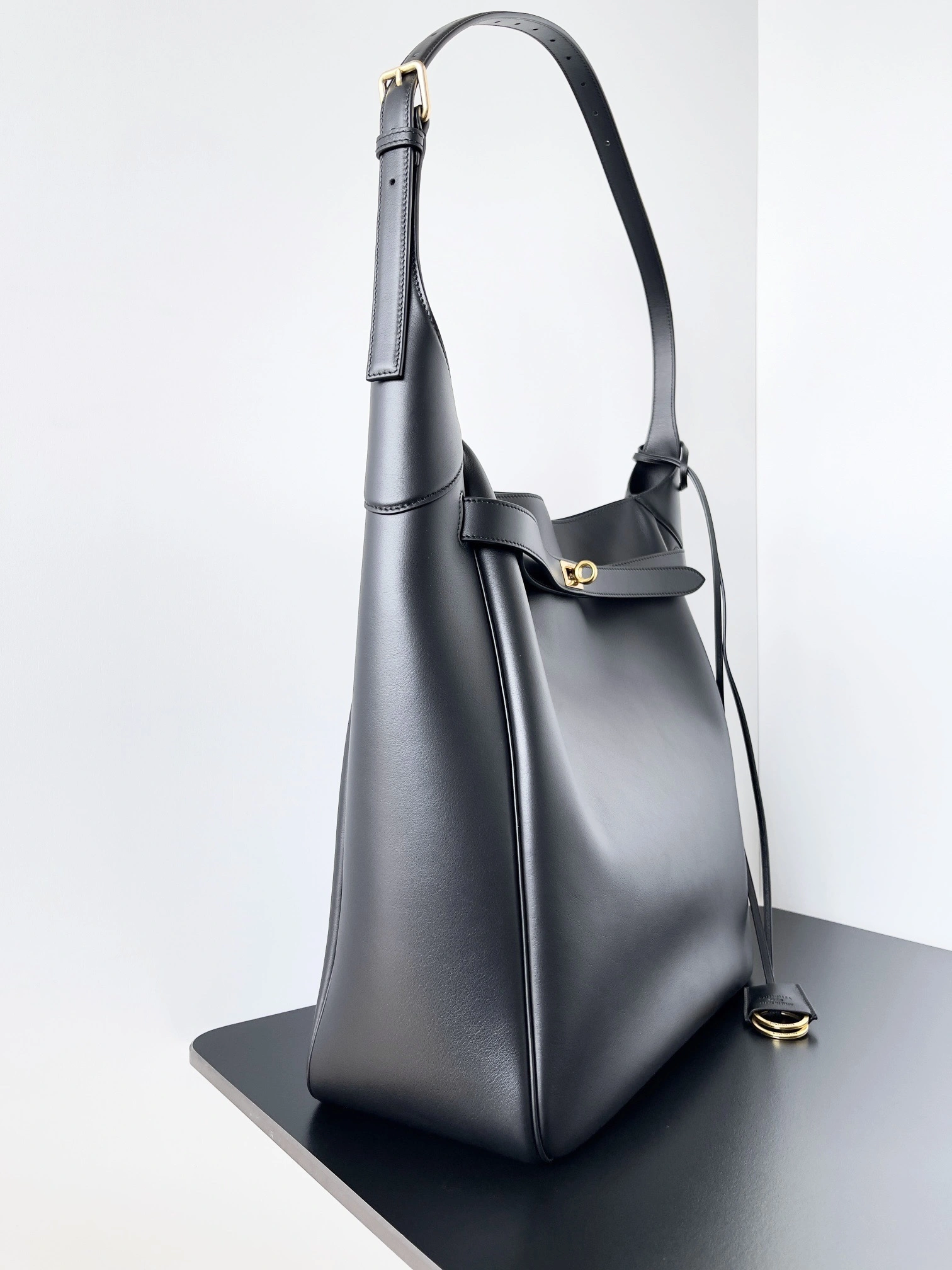 Balenciaga Urban  Adjustable Air Hobo Bag - Winter Affordable 60935
