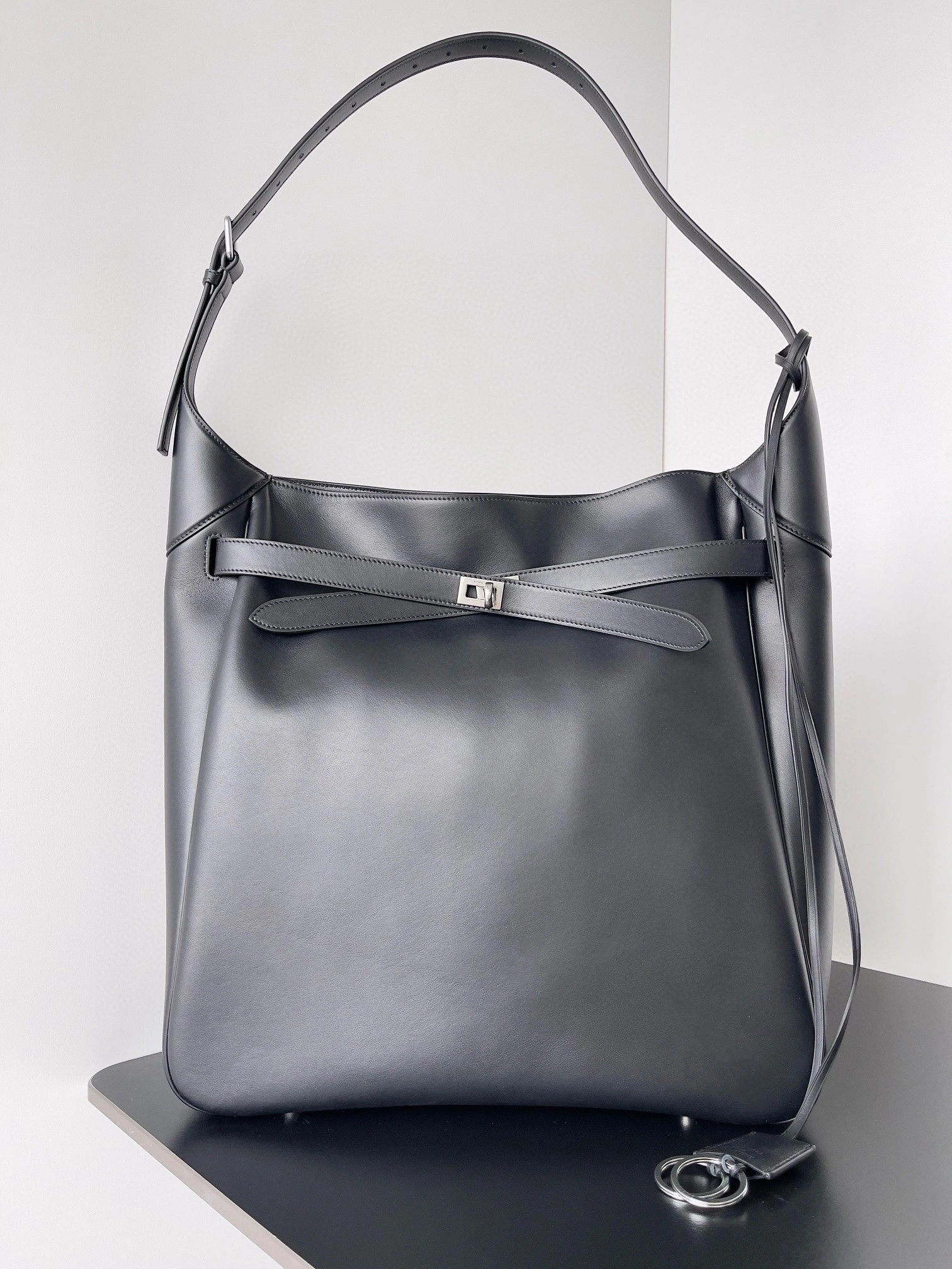 Fashionable Balenciaga Urban  Air Hobo Bag - 2024 Winter Collection 60944