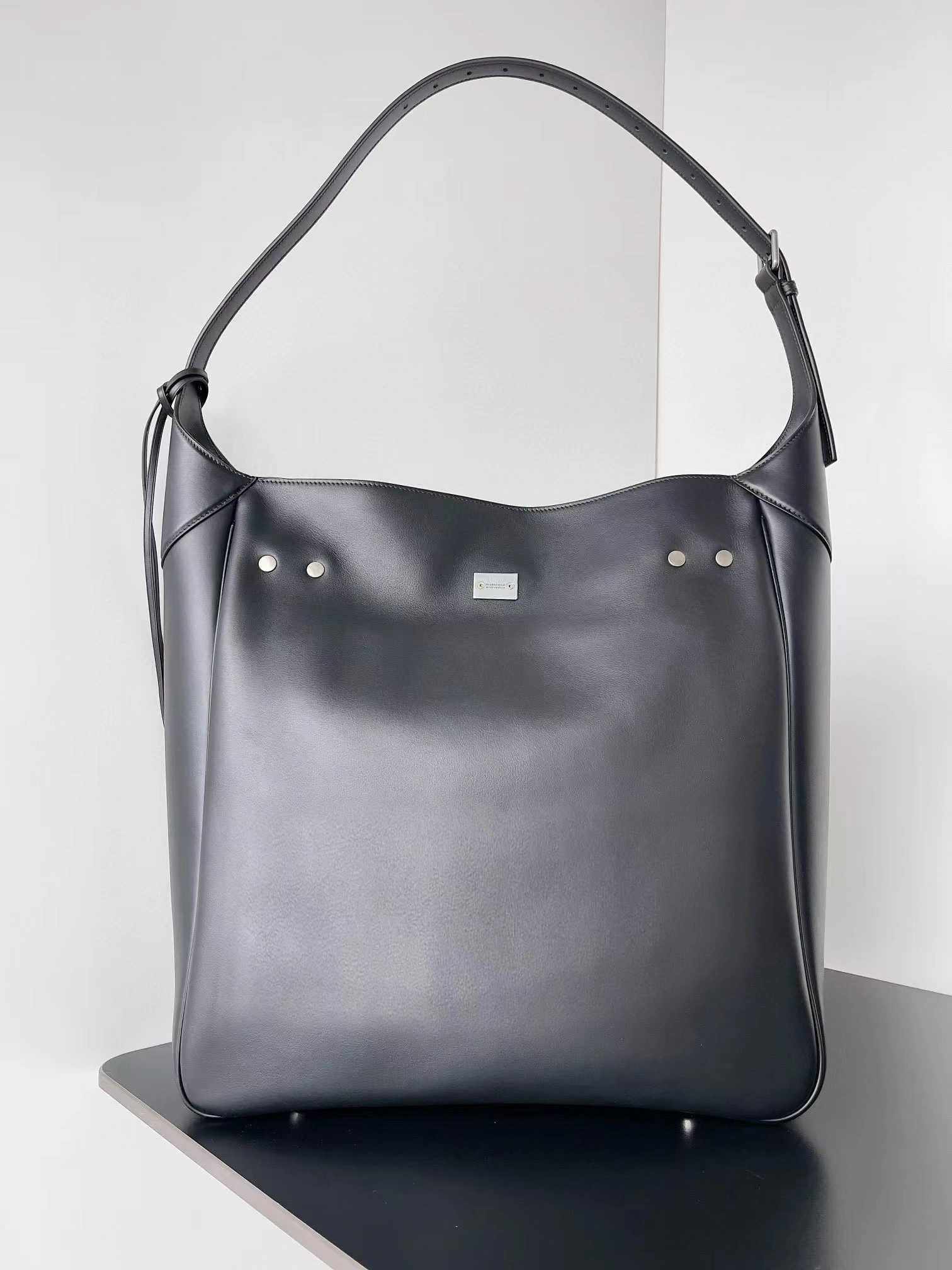 Fashionable Balenciaga Urban  Air Hobo Bag - 2024 Winter Collection 60944