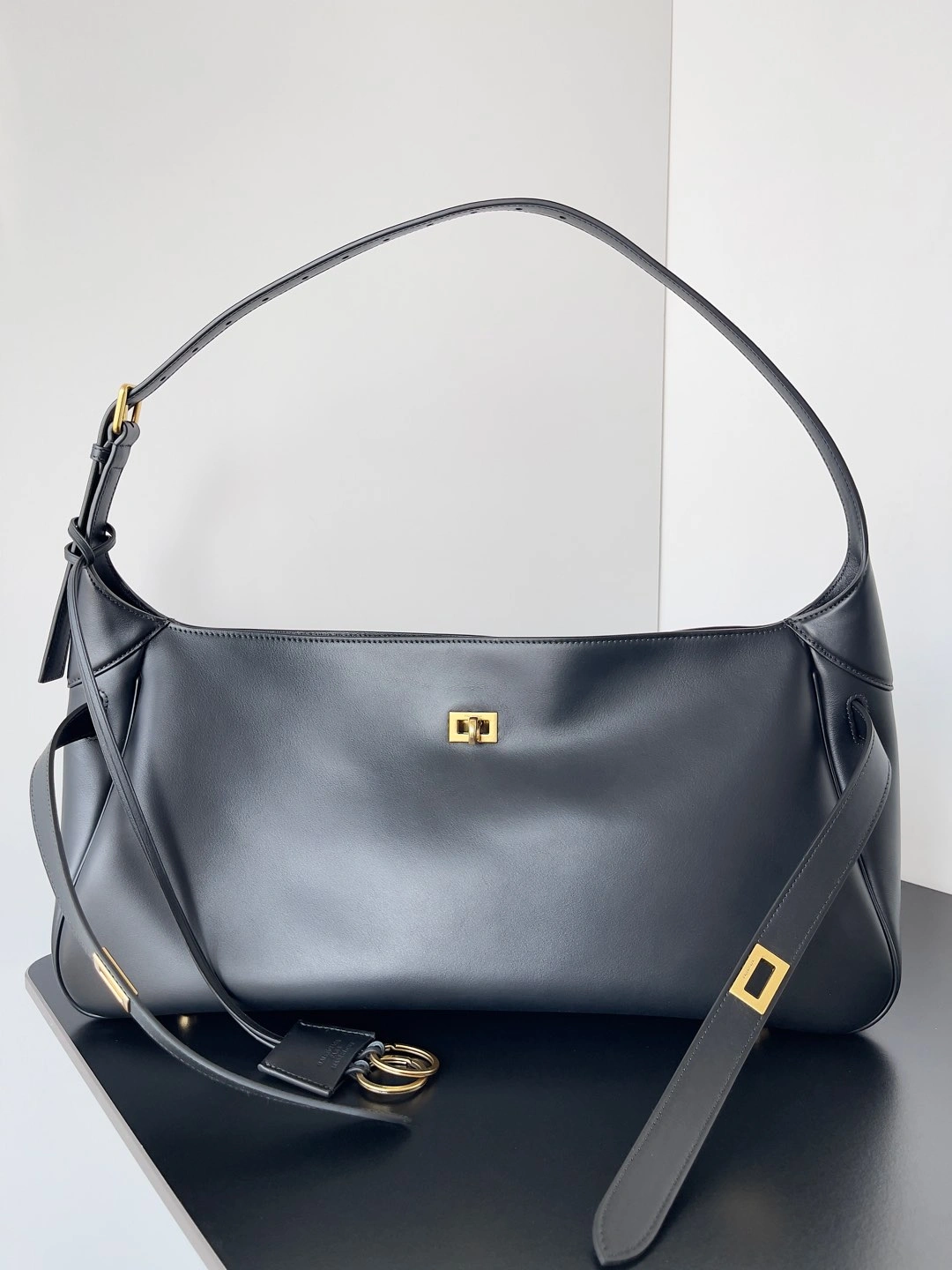 Balenciaga Urban  Air Series Adjustable Shoulder Bag Lightweight 60895