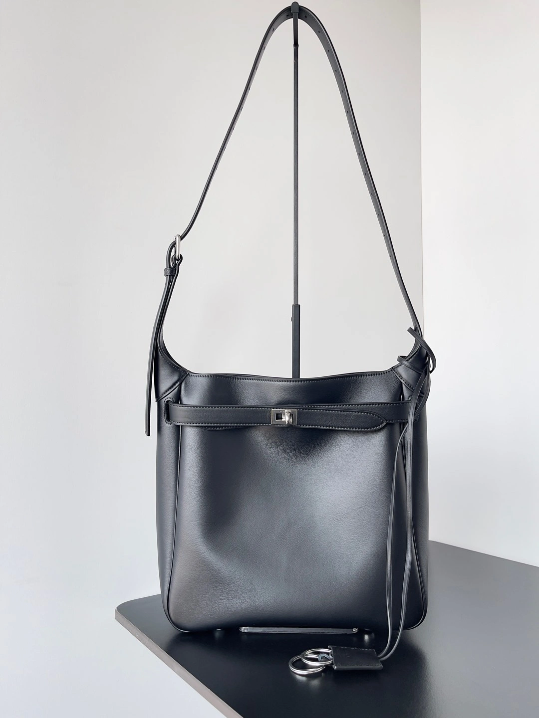 Sophisticated Balenciaga Urban Elegance Air Hobo Bag - Winter 2024 Collection 60968